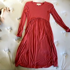 Soft long sleeved lightweight midi dress w/pockets